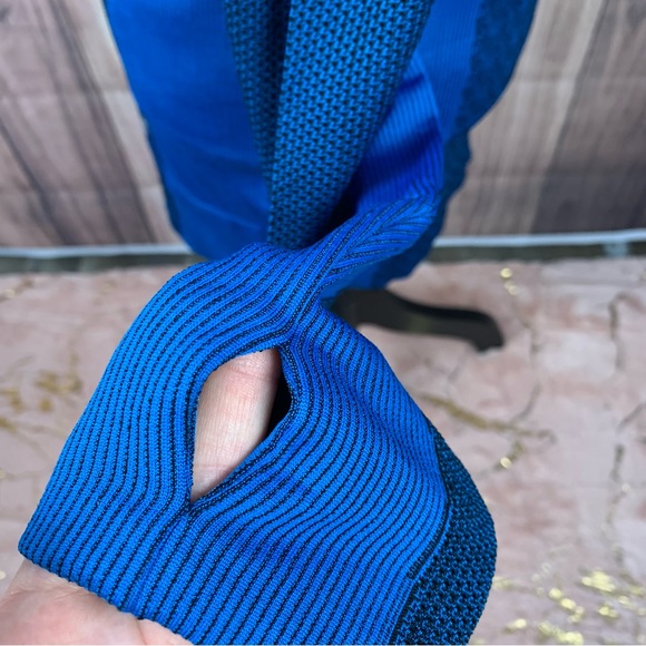 Under Armour Womens Size Small Blue Black HeatGear Cowl Neck Long Sleeve Top EUC - Picture 7 of 11